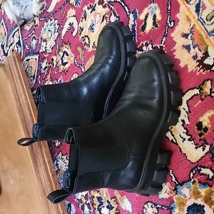 Gianni Bini Low Chelsea Lug Boot 8